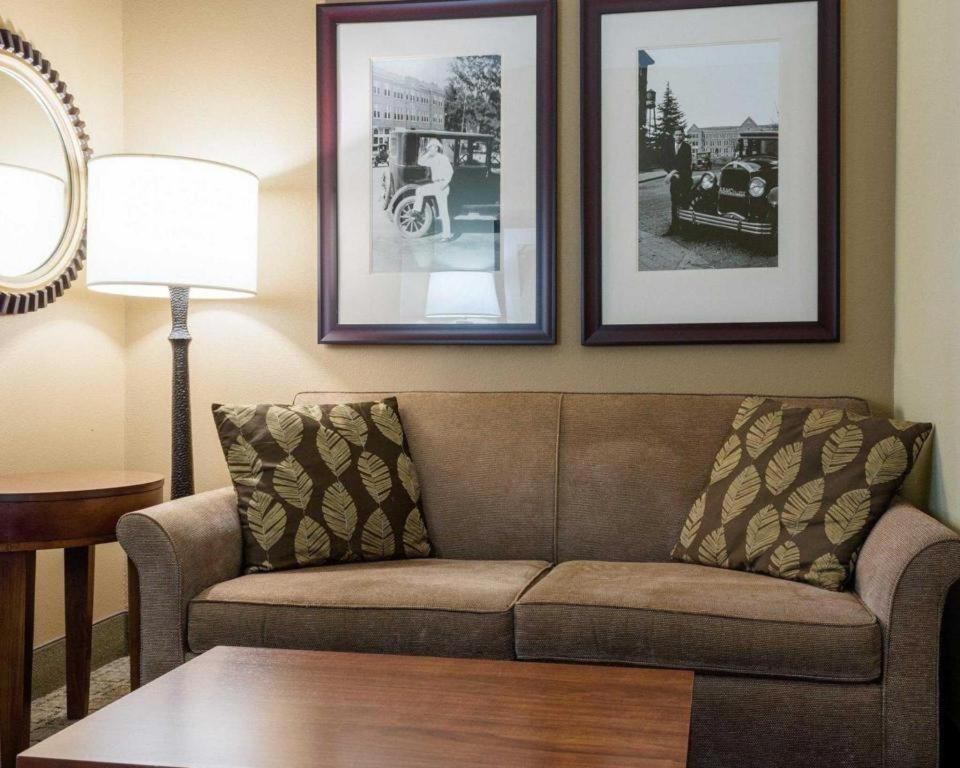 Comfort Suites Starkville Ngoại thất bức ảnh